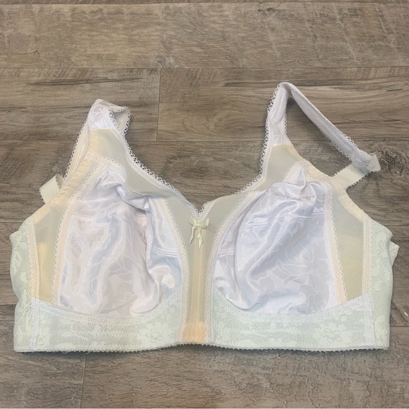 Playtex Other - Playtex 18 hr Comfort Strap Satin Wirefree Bra